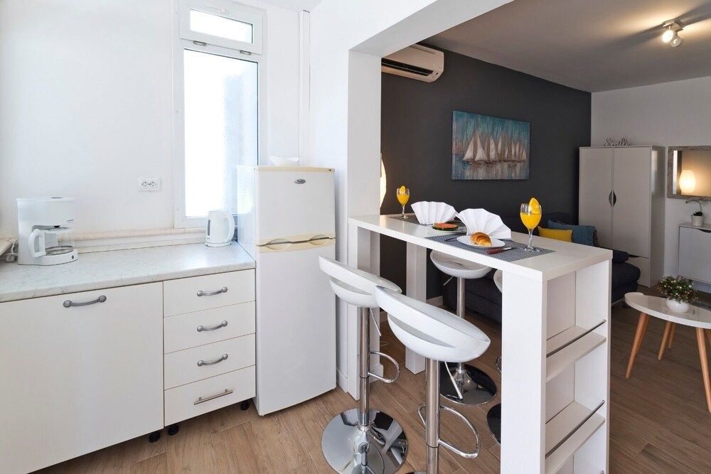 undefined Ina - Modern and Cosy - A1 9