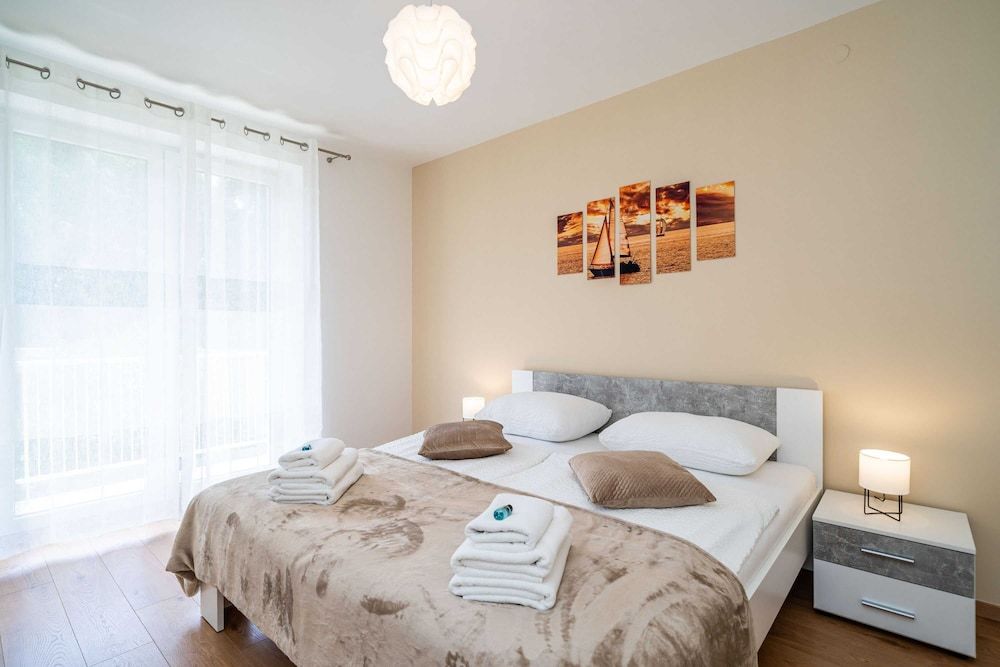 undefined Apartment Ding Dong 5