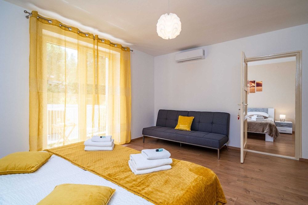 undefined Apartment Ding Dong 8