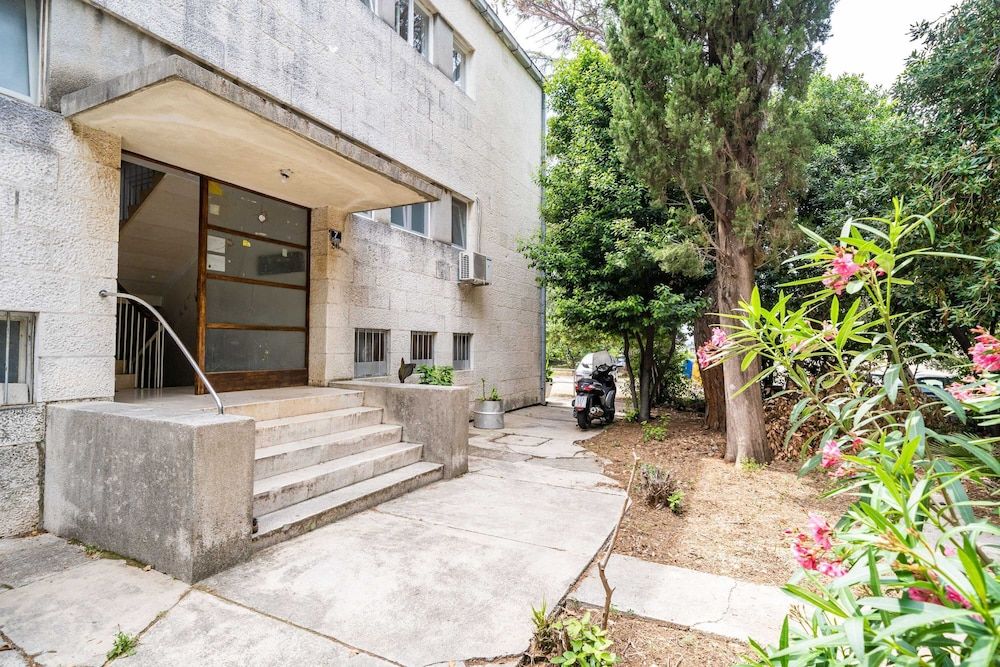 undefined Apartment Ding Dong 3