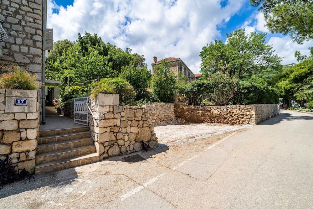 undefined Apartments Zarac 9