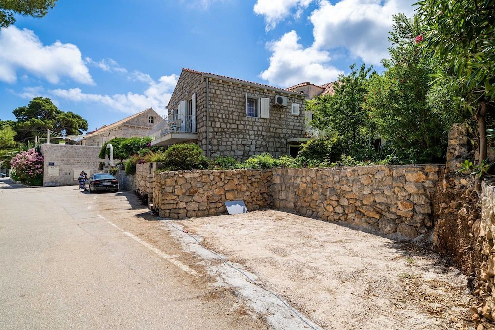 undefined Apartments Zarac 4