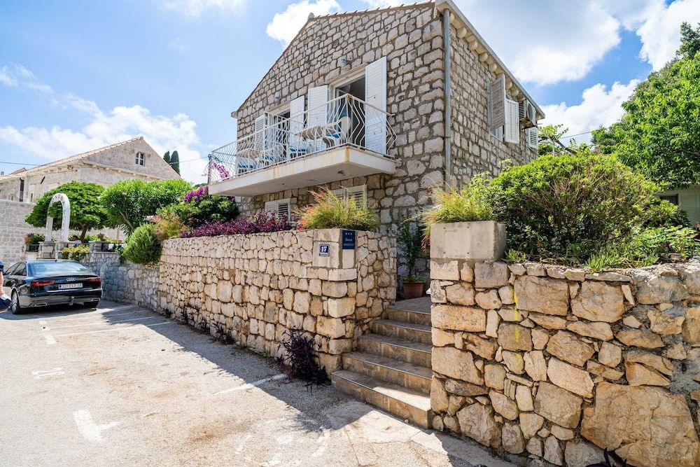 undefined Apartments Zarac 8