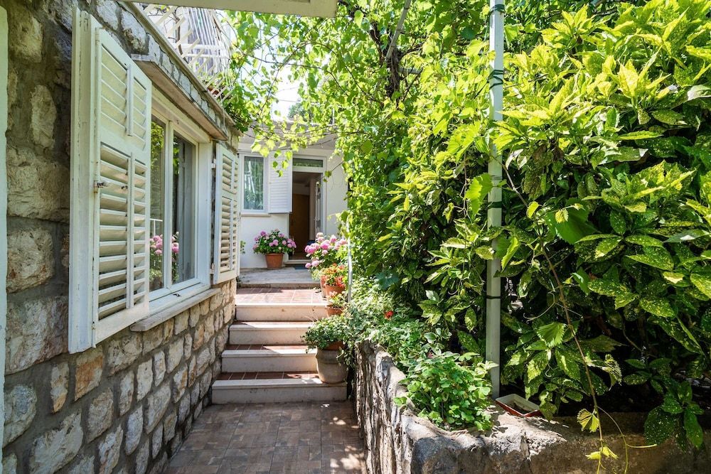 undefined Apartments Zarac 6