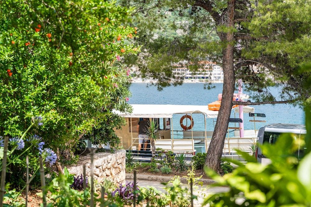 undefined Apartments Zarac 7