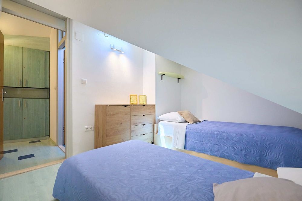 undefined Joyful Place 4