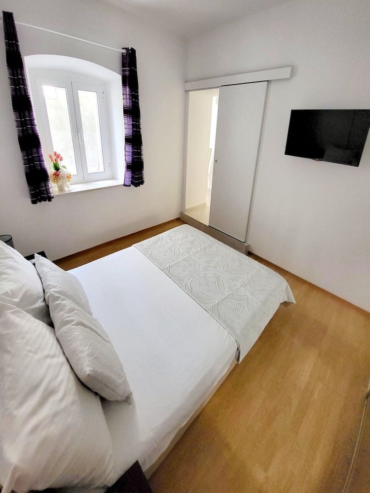 undefined Apartment Dora 6