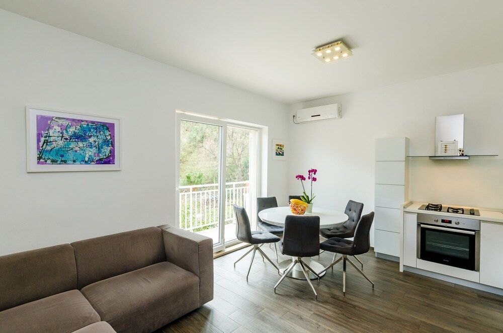 undefined Apartment Lise Mokosica