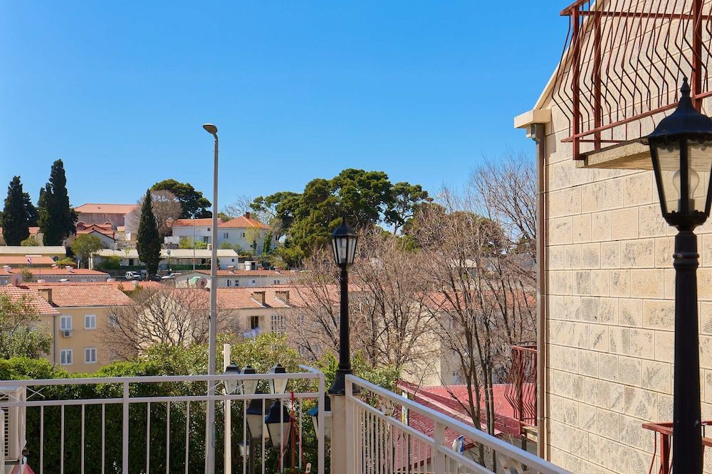 undefined Apartment Aria 2