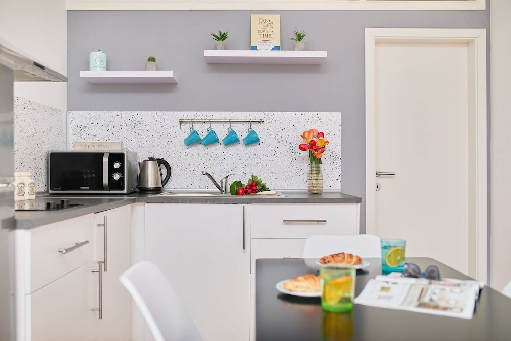 undefined Apartment Aria 8