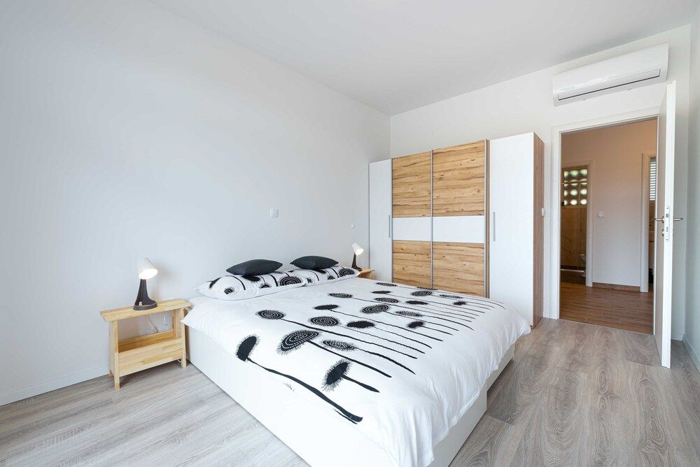 undefined Apartment Pinegrove 5