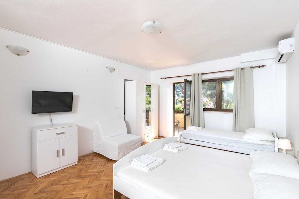 House Apartments Ariva Studio (Studio Apartment with Balcony (3 Adul) 4