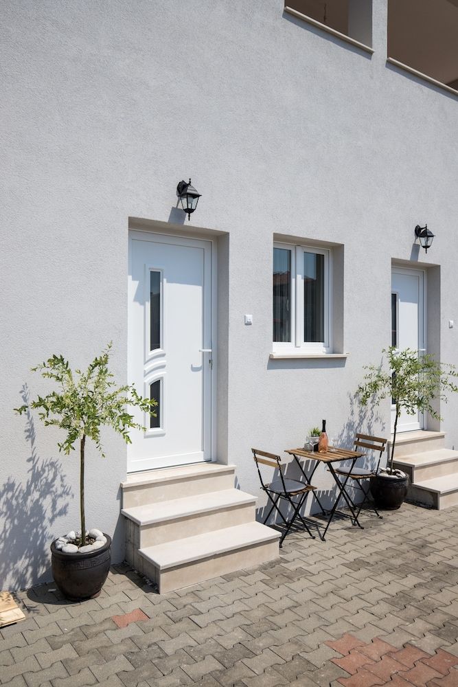 undefined Apartments Siblings - New 9