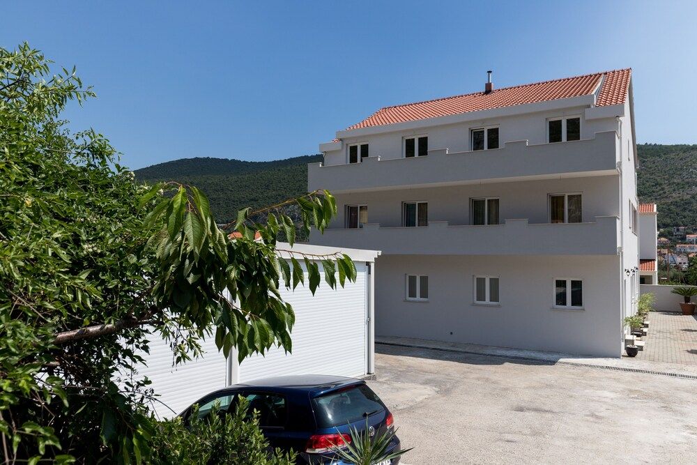 undefined Apartments Siblings - New 7