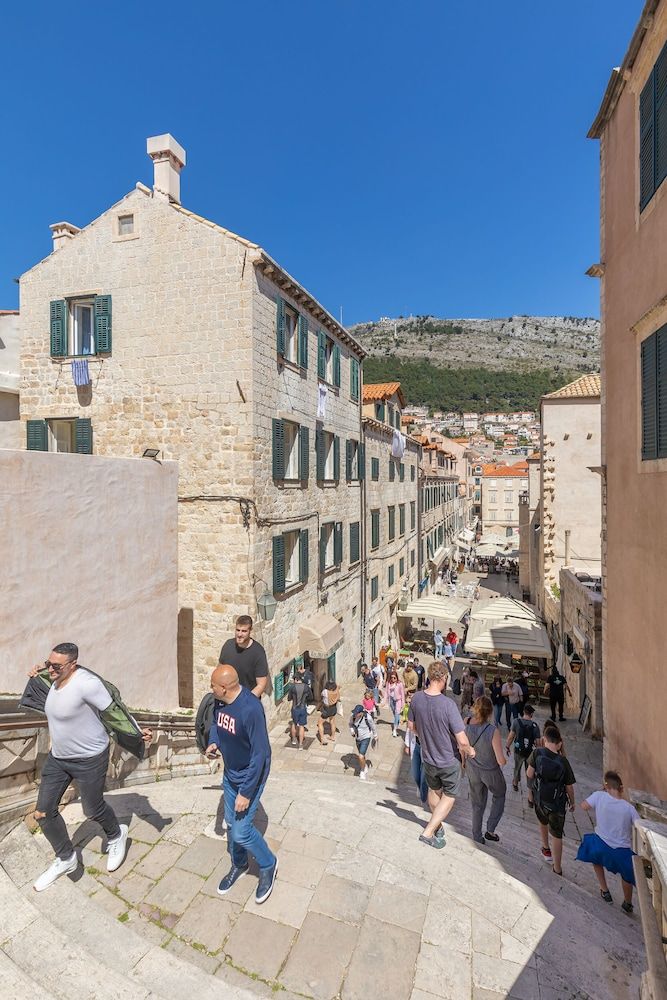 undefined Apartments Game 3