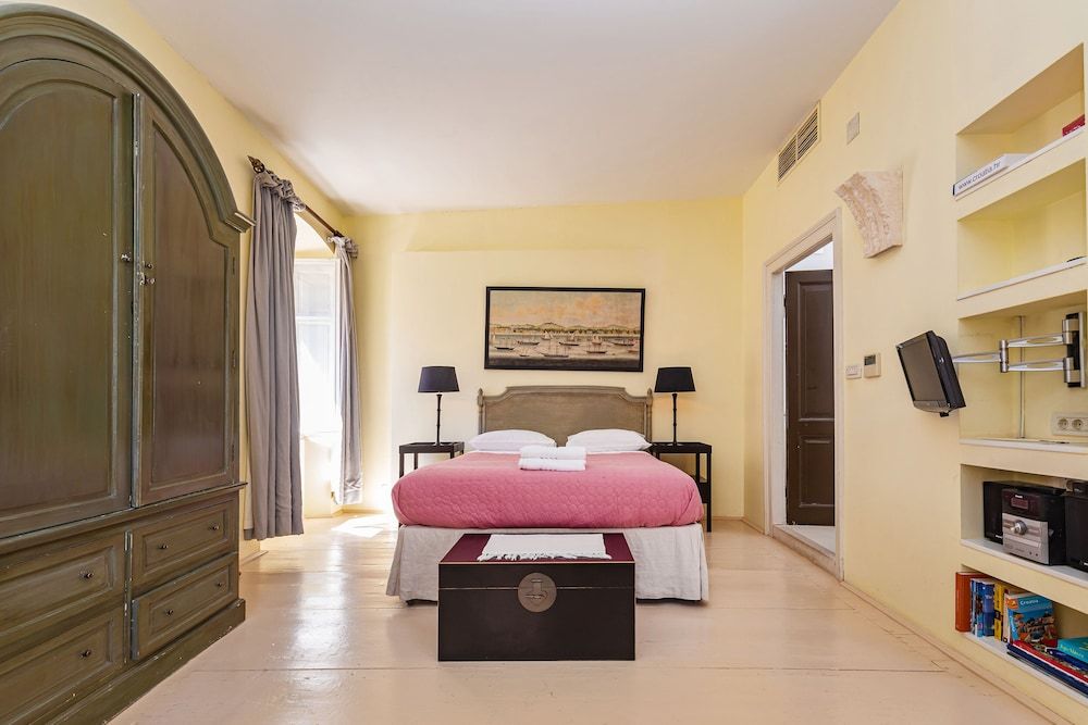 undefined Apartments Game 9