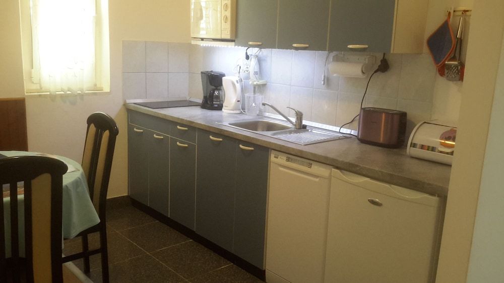 This Apartment is the Perfect Retreat for a Relaxing Holiday Apartment, 2 Bedrooms, Smoking, Balcony 12