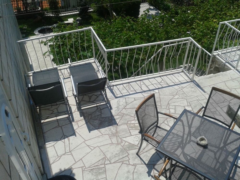 This Apartment is the Perfect Retreat for a Relaxing Holiday Apartment, 2 Bedrooms, Smoking, Balcony 16