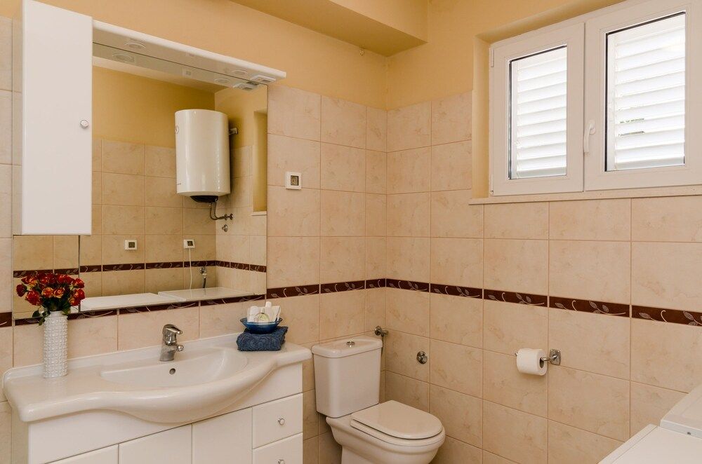 Apartments Bonavista Apartment (Superior Two Bedroom Apartment with B) 18