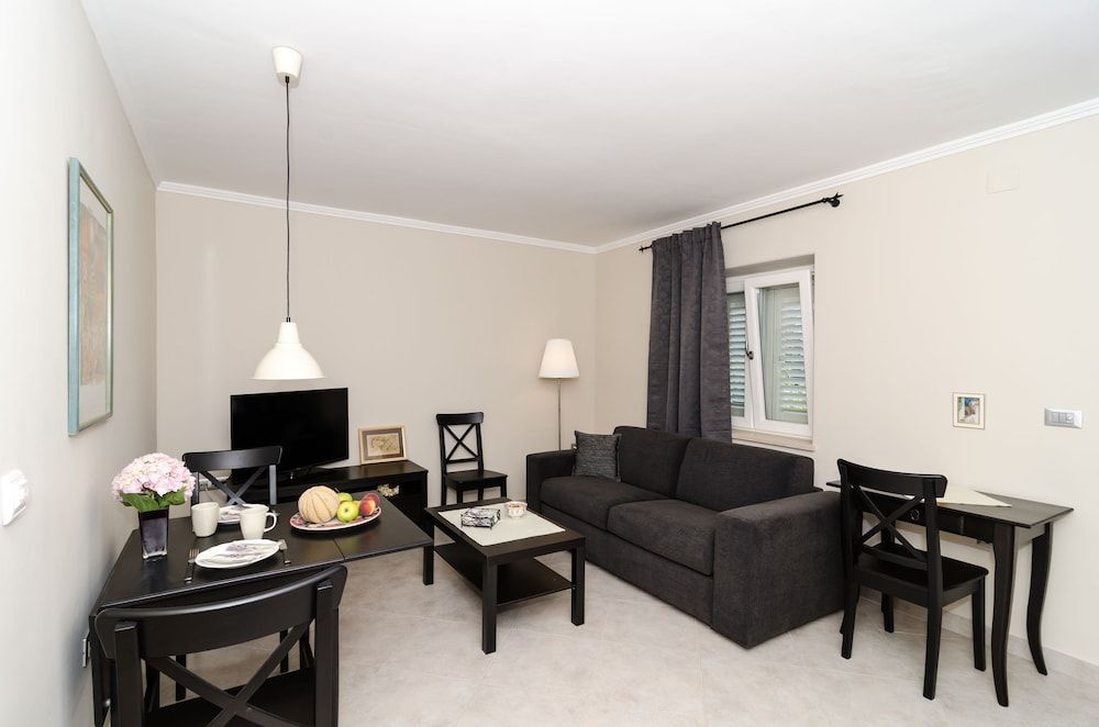 undefined Apartments Gaura 2
