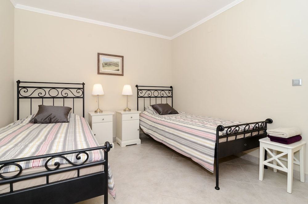 Apartments Gaura Apartment (One-Bedroom Apartment with Terrace) 2