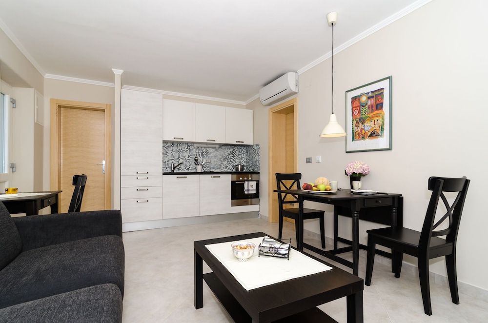 undefined Apartments Gaura 9
