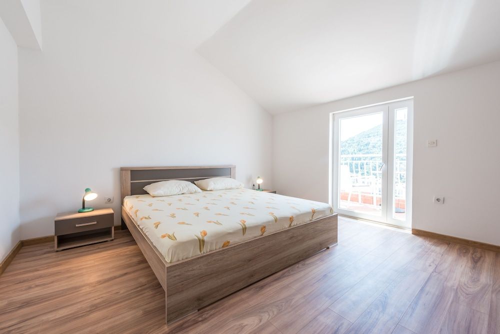 undefined Apartments Lucija 6