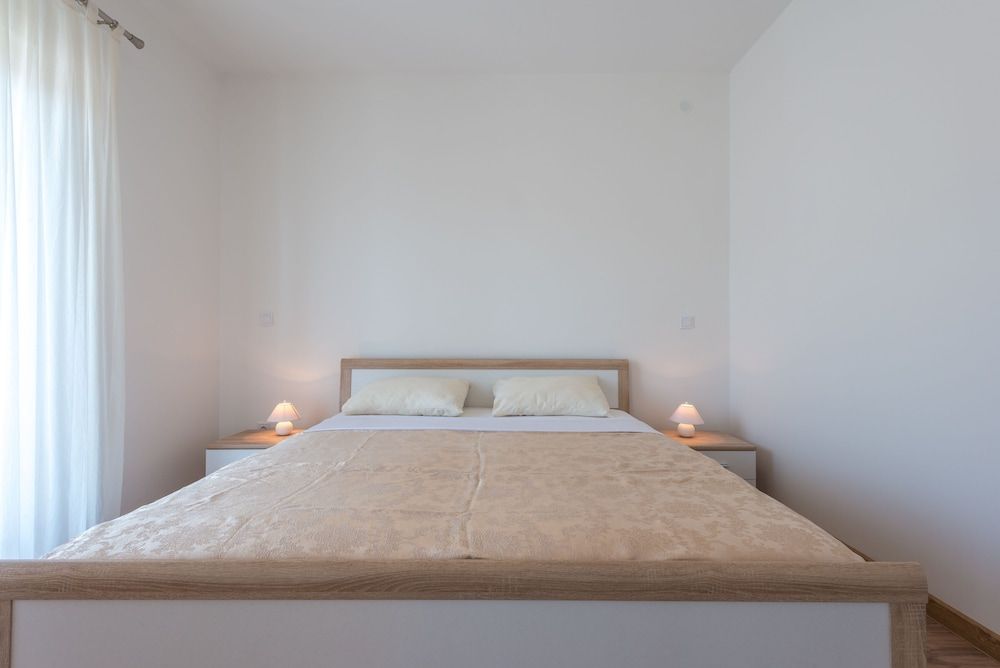 Apartments Lucija Apartment (Two Bedroom Apartment with Balcony an) 2