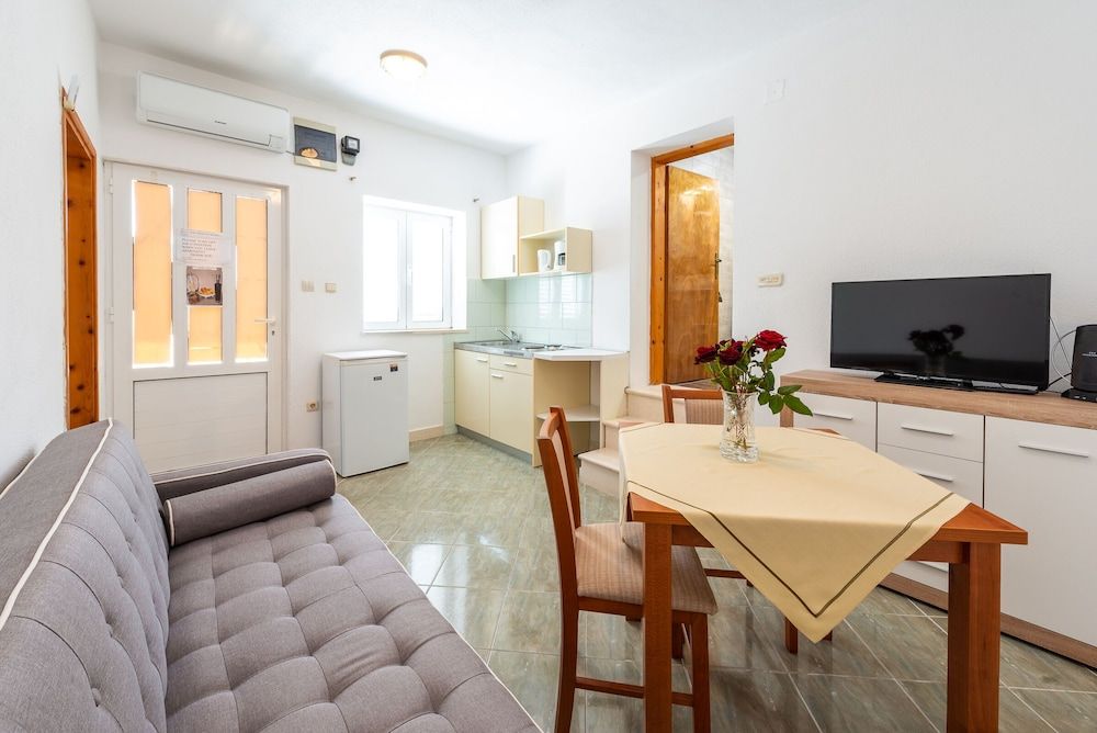 Apartments Lucija Apartment (One Bedroom Apartment with Terrace) 7