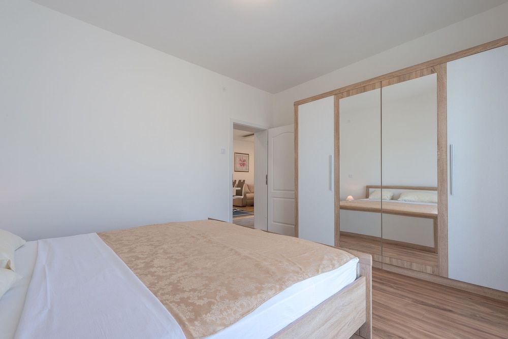 Apartments Lucija Apartment (Two Bedroom Apartment with Balcony an) 3
