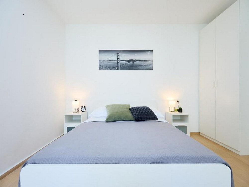 undefined Palm Tree Apartments 7