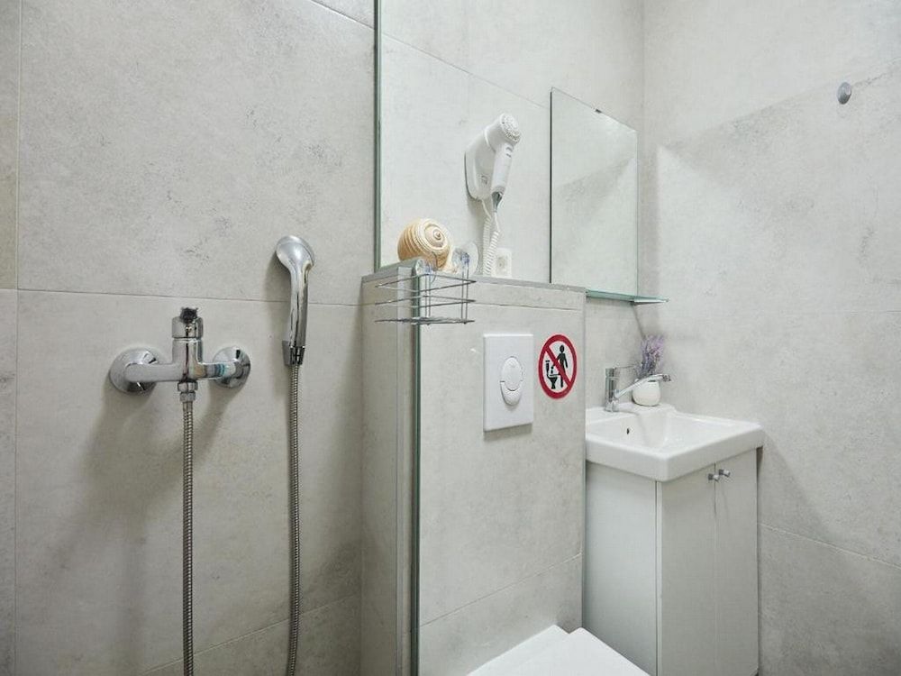 undefined Palm Tree Apartments 10