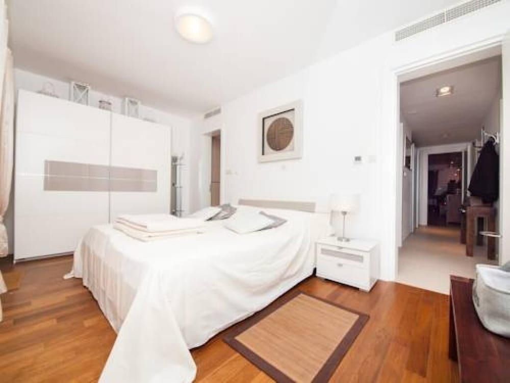 undefined Apartment Vesna 3