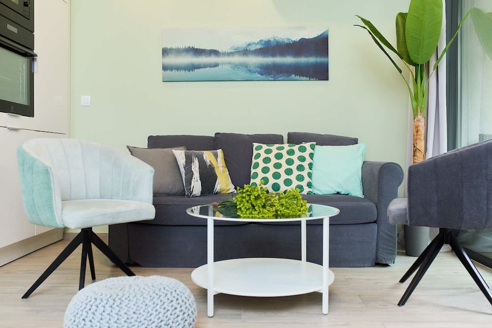 undefined Hedera A12 10