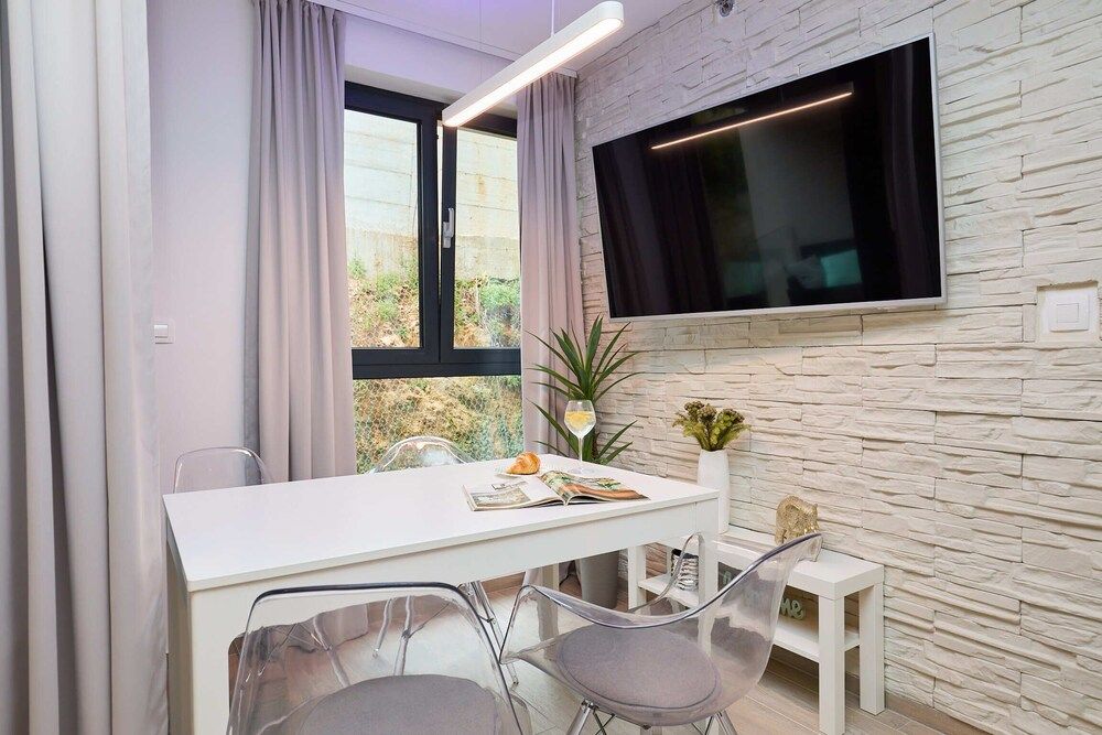 undefined Hedera A12 5