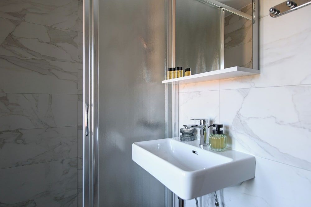 LINCUN by DuHomes Deluxe Double Room, 1 Queen Bed 8