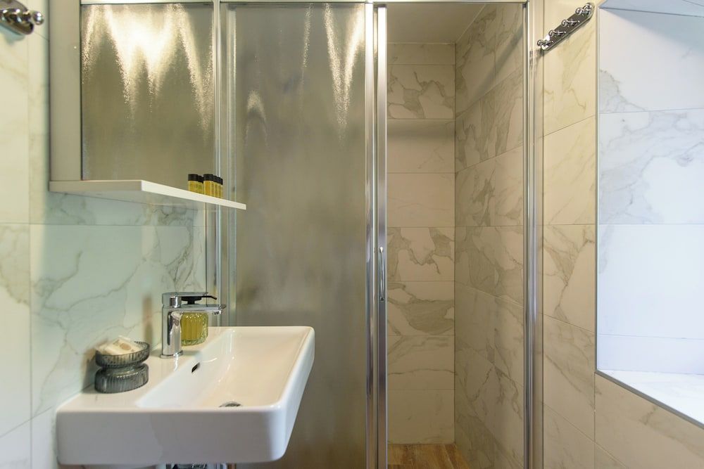 LINCUN by DuHomes Deluxe Double Room, 1 Queen Bed 11