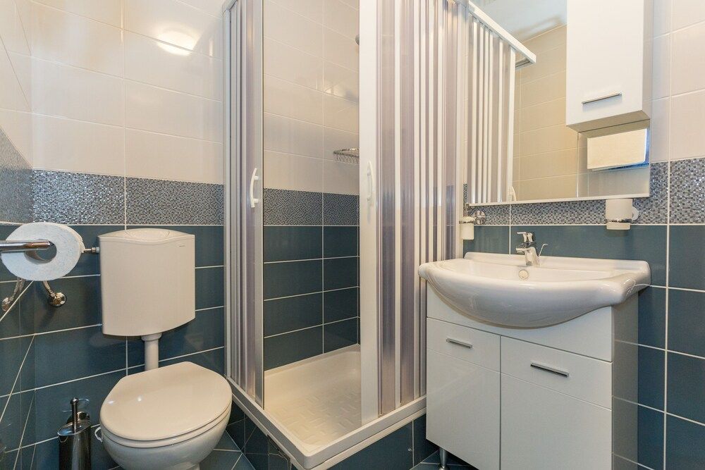 Sea View Apartments - Perovic Apartment (Two-Bedroom Apartment with Terrace an) 19