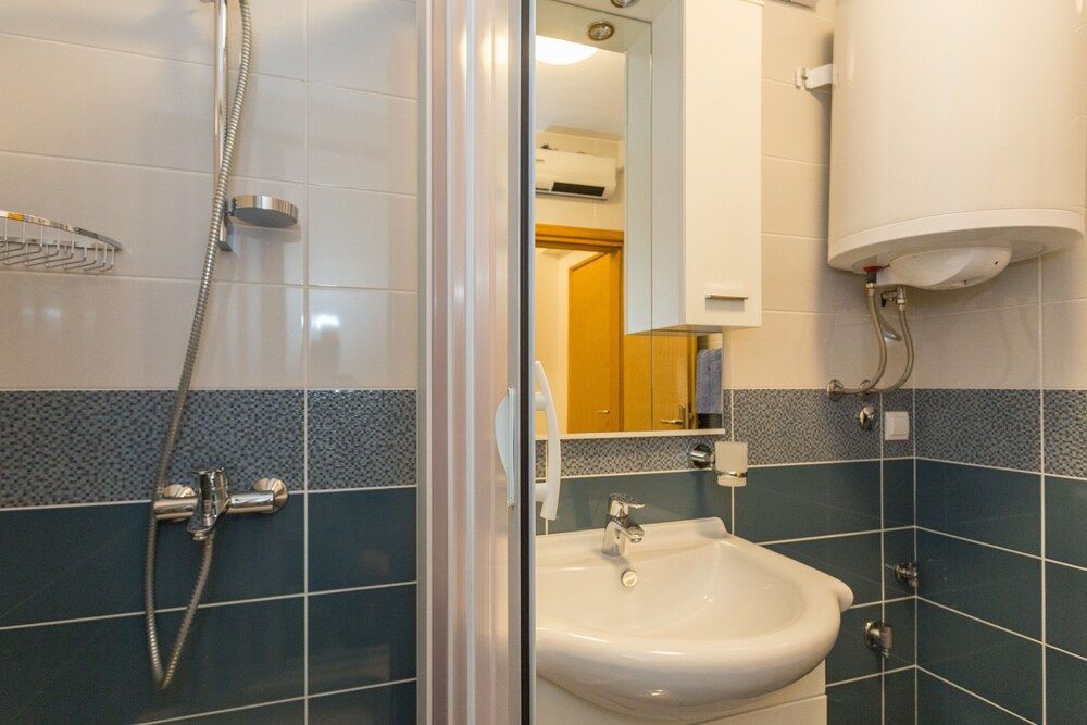 Sea View Apartments - Perovic Apartment (Two-Bedroom Apartment with Terrace an) 21