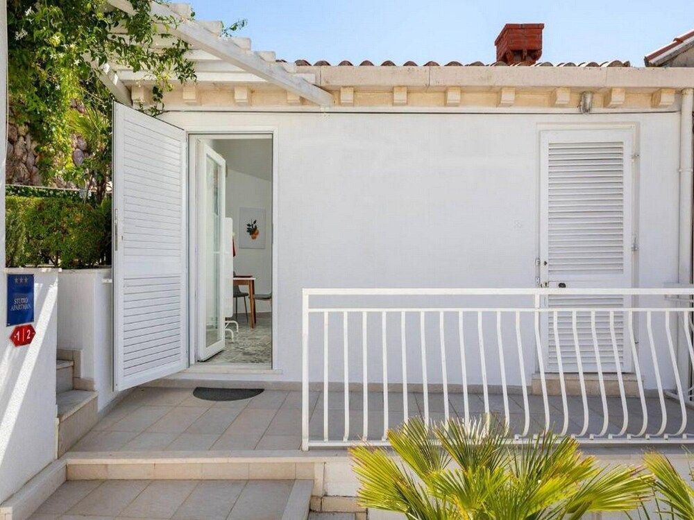 undefined Sunny Palace Apartments 7