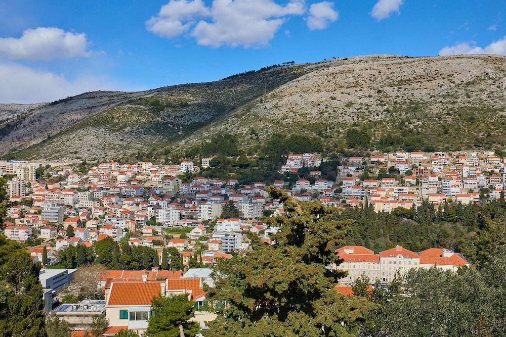 Mount Royal Apartment (3 Bedrooms) 34