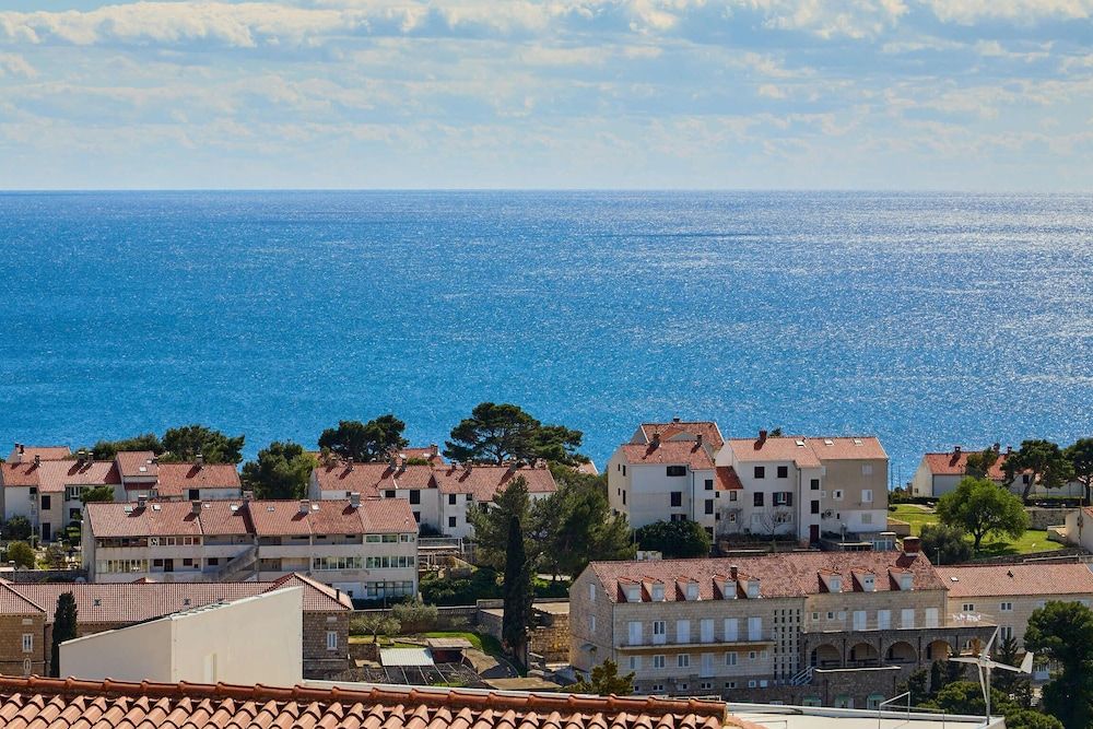 Mount Royal Apartment (3 Bedrooms) 33