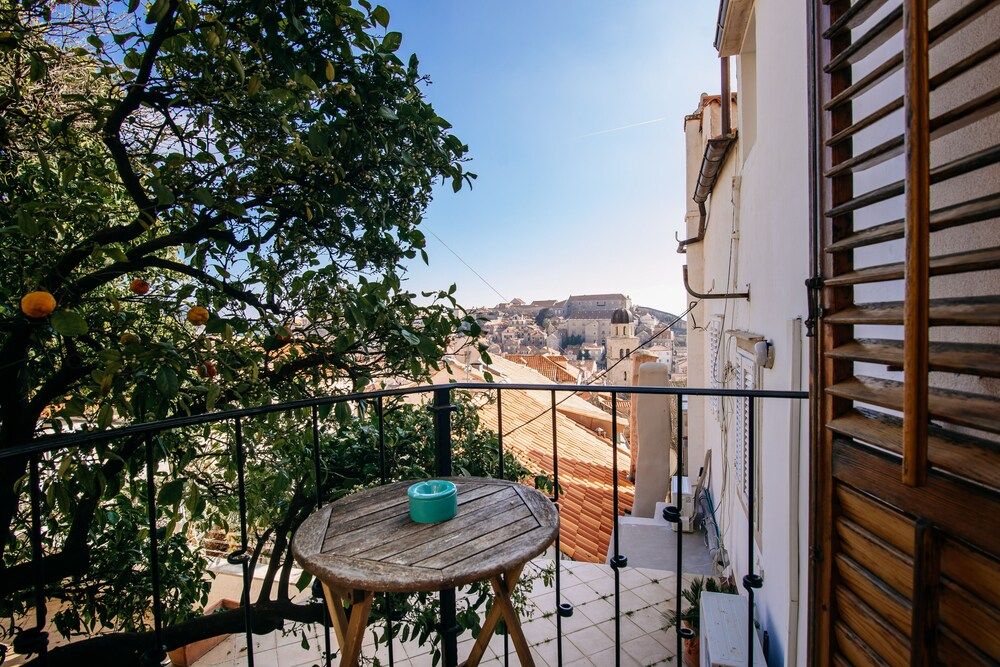 Secret Orange by DuHomes Exclusive Apartment 9