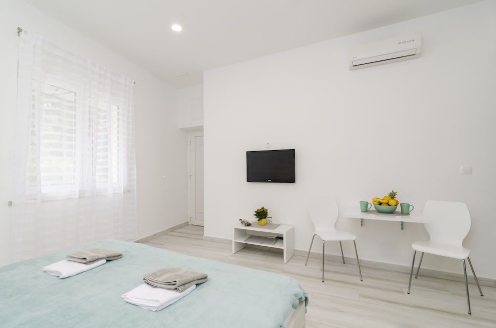 undefined Apartment Rafaello 6