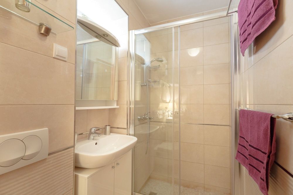 Apartments Regjo Apartment (One Bedroom Apartment) 12