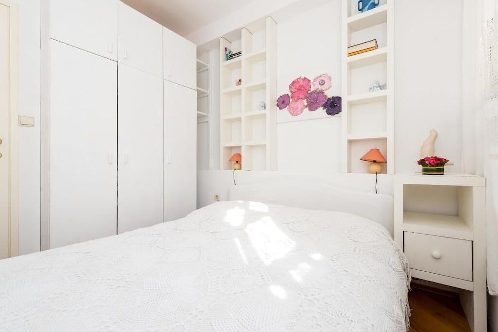 undefined Apartment Rina