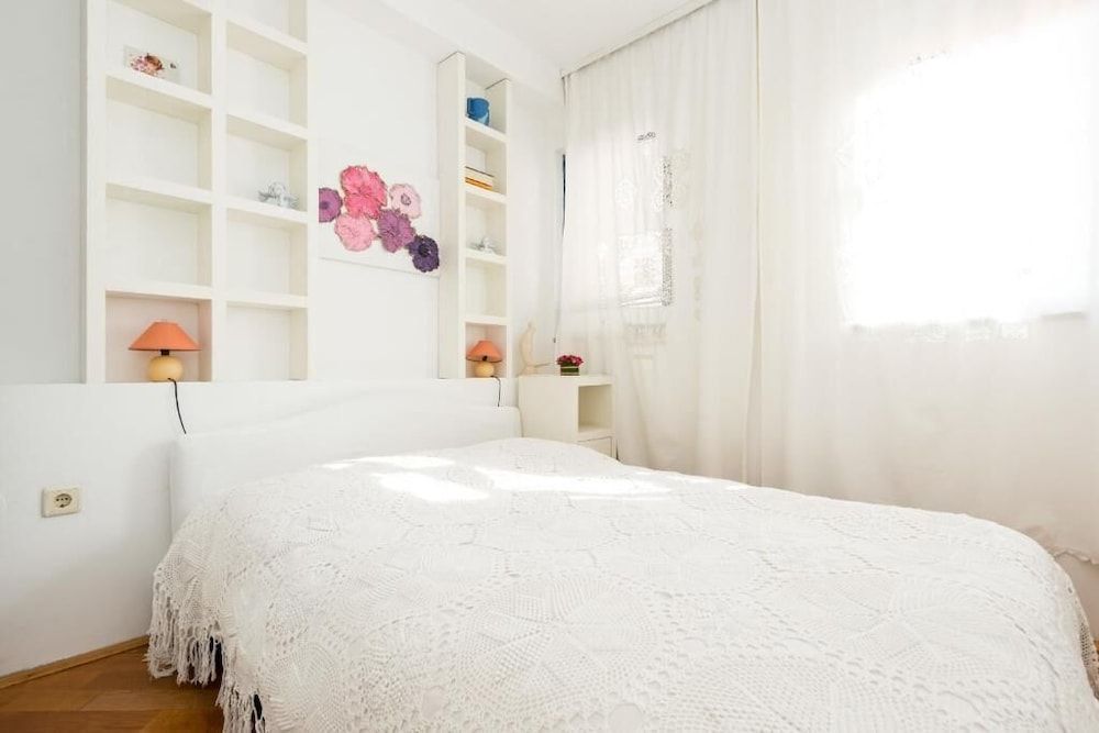 undefined Apartment Rina 3