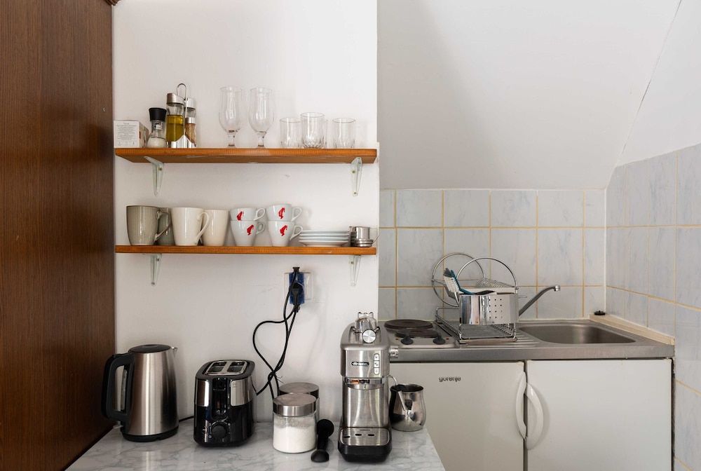 Apartment Taura Studio (Studio Apartment with Balcony and Old) 6