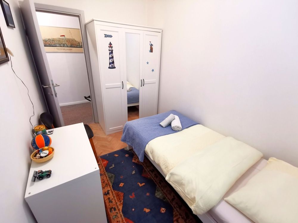 undefined Apartment with balcony Nike 8