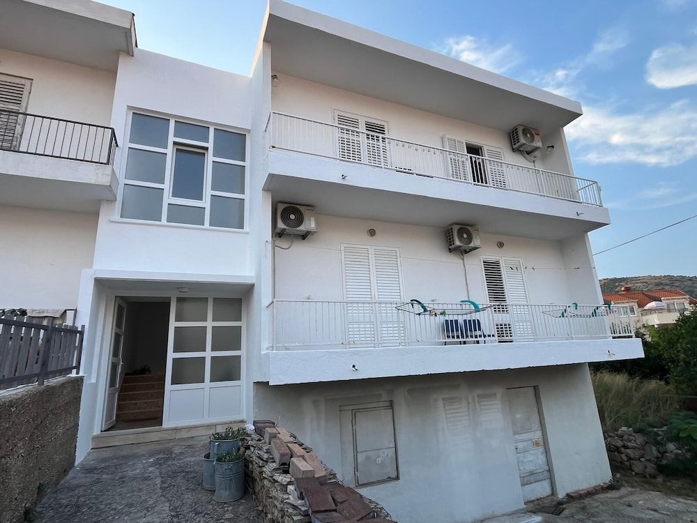 undefined Apartment with balcony Nike 3